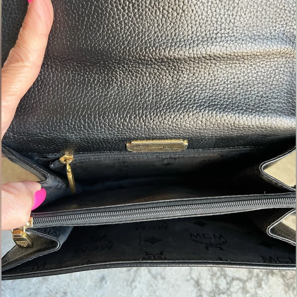 Vintage MCM Crossbody - Black Leather - Picture 4 of 16